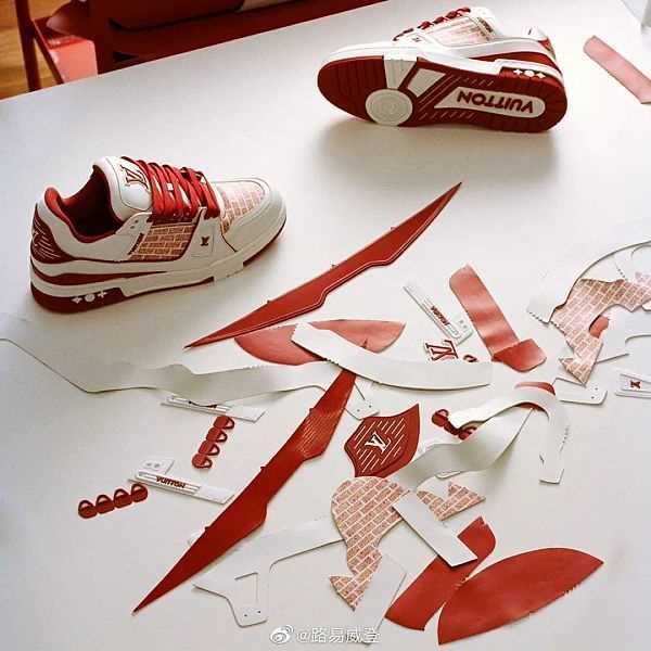 LVMH集团主席:我们只会用 NFT卖真正的鞋和真正的酒-iNFTnews