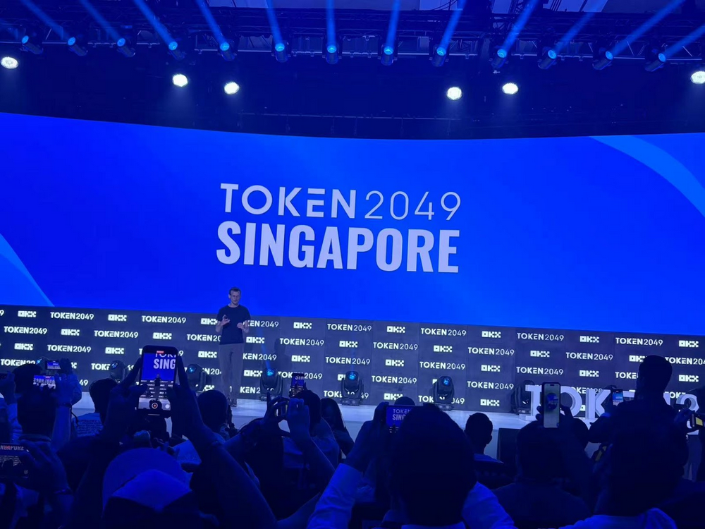 Vitalik Buterin在TOKEN2049演讲:加密行业已进入成熟期,未来这些方向令人兴奋