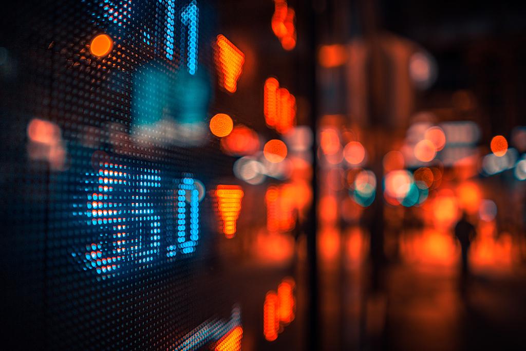 A股指数涨停,该追高还是下车?看看券商研报怎么说